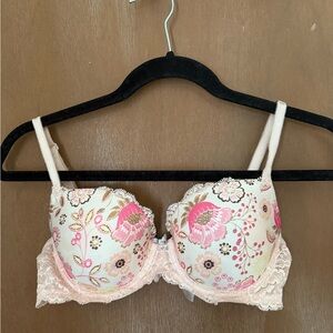Victoria’s Secret Dream Angels Lined Demi Bra (Size 34C)